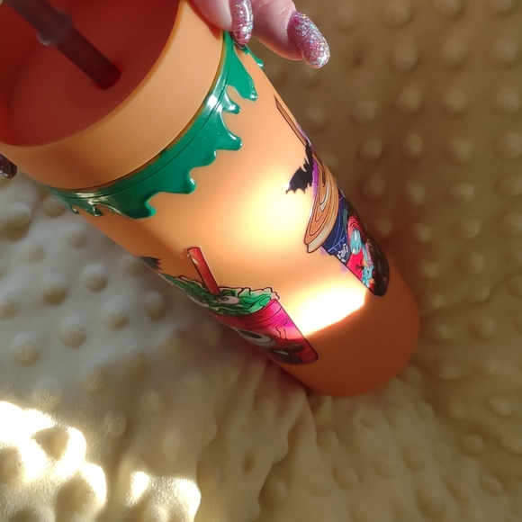 Nightmare before Christmas tumbler - Picture 3 of 16